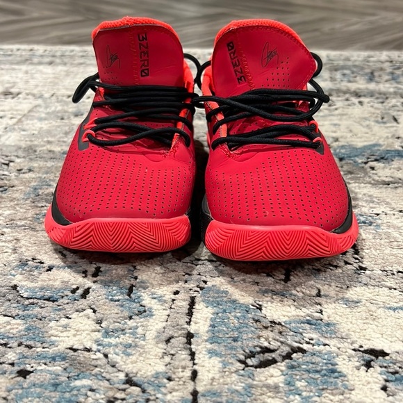 Under Armour Boys Basketball shoes. - Picture 5 of 7